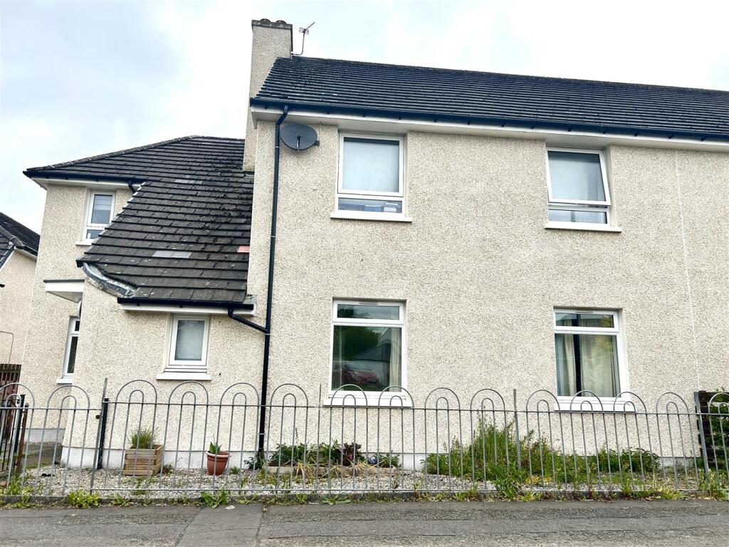 3 bed 1st Floor Flat for rent in Kirkintilloch. From CODA Estates Ltd - Glasgow 3 bed 1st Floor Flat for rent in Kirkintilloch. From CODA Estates Ltd - Glasgow