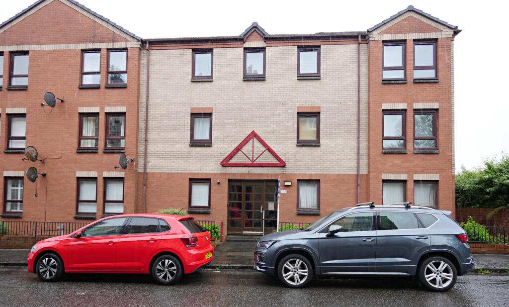 2 bed 1st Floor Flat for rent in Kirkintilloch. From CODA Estates Ltd - Glasgow 2 bed 1st Floor Flat for rent in Kirkintilloch. From CODA Estates Ltd - Glasgow
