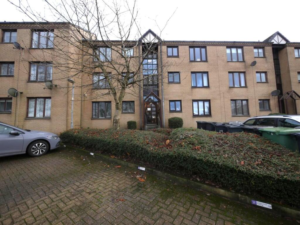 2 bed 1st Floor Flat for rent in Kirkintilloch. From CODA Estates Ltd - Glasgow