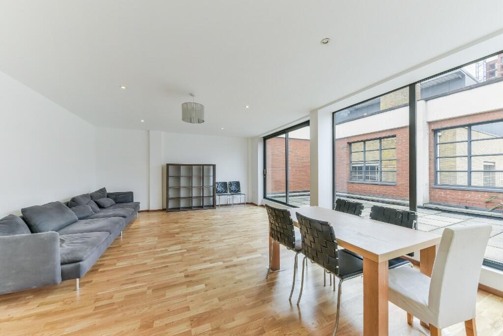 4 bed 1st Floor Flat for rent in London. From Right Now Residential 4 bed 1st Floor Flat for rent in London. From Right Now Residential