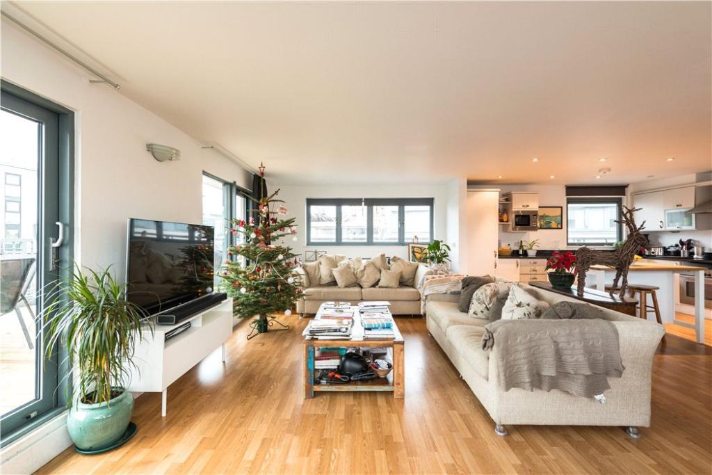 3 bed Penthouse for rent in London. From Right Now Residential