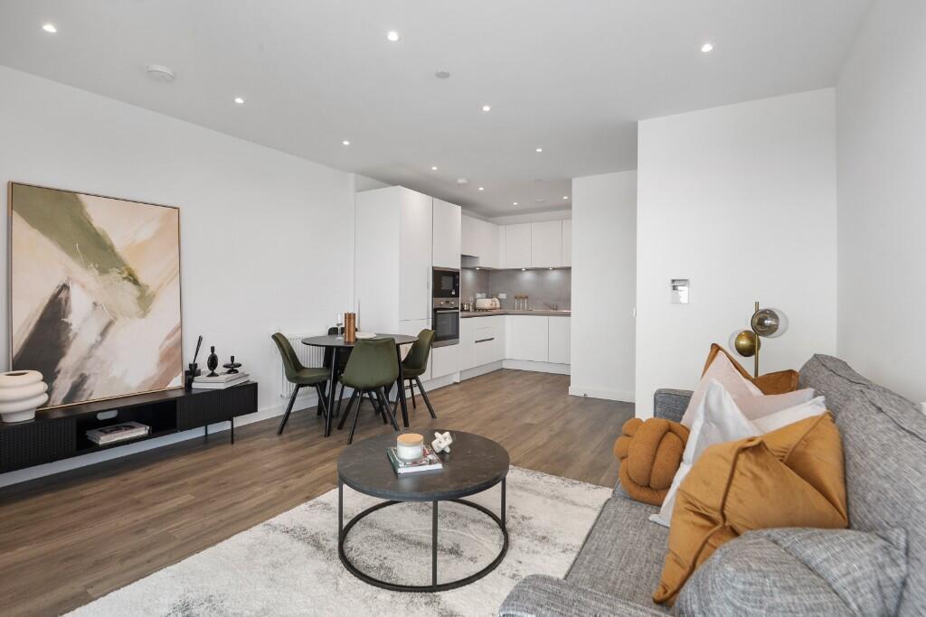 2 bed 1st Floor Flat for rent in London. From Right Now Residential