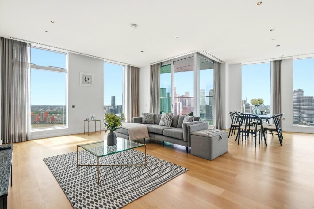 3 bed 1st Floor Flat for rent in Greenwich. From Right Now Residential