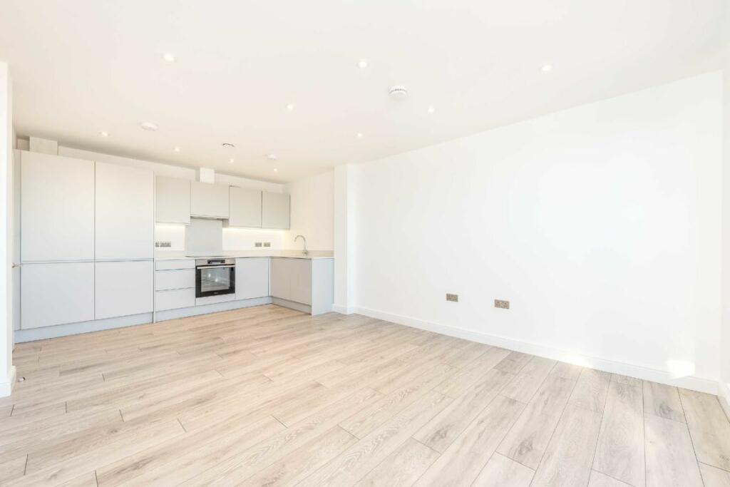 2 bed Apartment for rent in London. From Right Now Residential