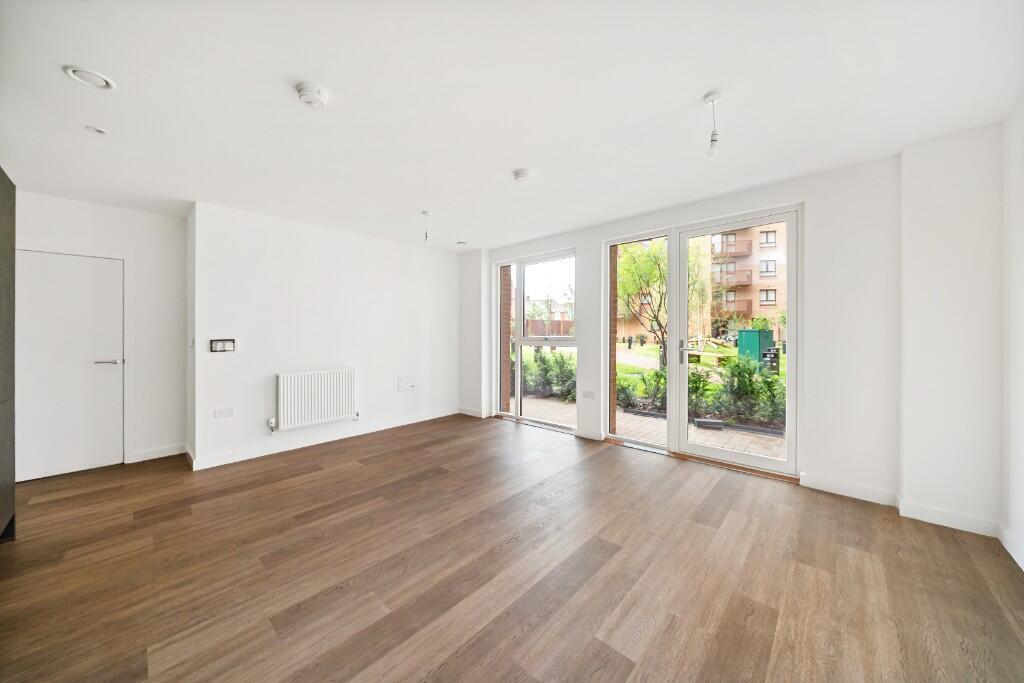 2 bed 1st Floor Flat for rent in Acton. From Right Now Residential
