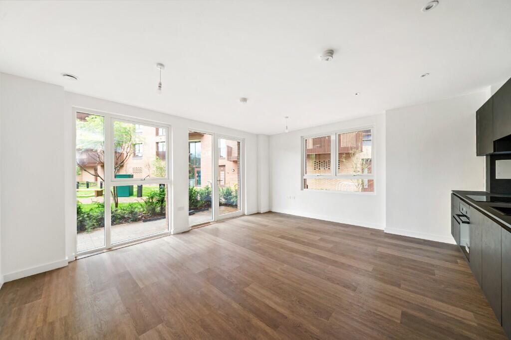 3 bed 1st Floor Flat for rent in London. From Right Now Residential