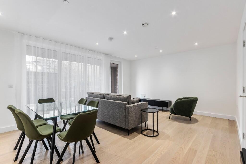 3 bed Apartment for rent in Poplar. From Right Now Residential 3 bed Apartment for rent in Poplar. From Right Now Residential