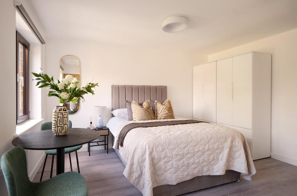 4 bed Studio for rent in Stratford. From Right Now Residential