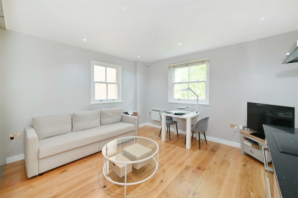 4 bed Studio for rent in London. From Right Now Residential