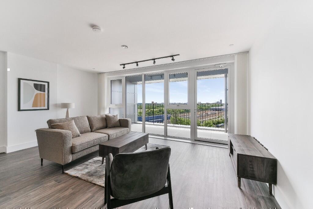 3 bed 1st Floor Flat for rent in Willesden. From Right Now Residential