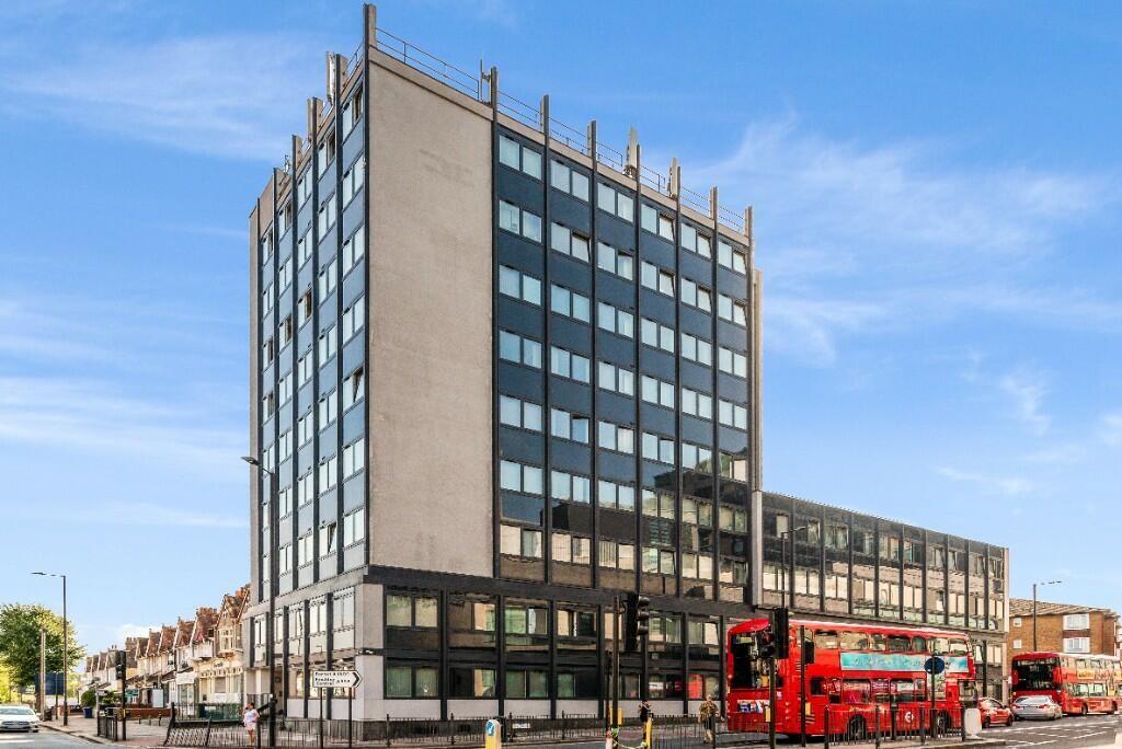 4 bed Apartment for rent in Friern Barnet. From Right Now Residential 4 bed Apartment for rent in Friern Barnet. From Right Now Residential