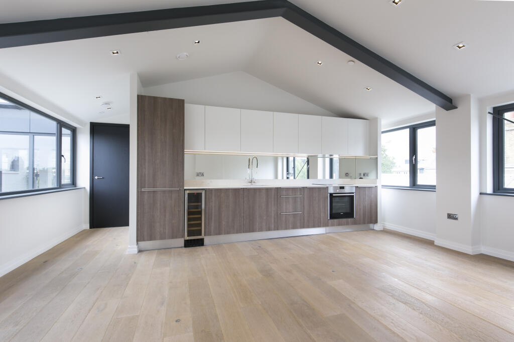 1 bed 1st Floor Flat for rent in Westminster. From Right Now Residential