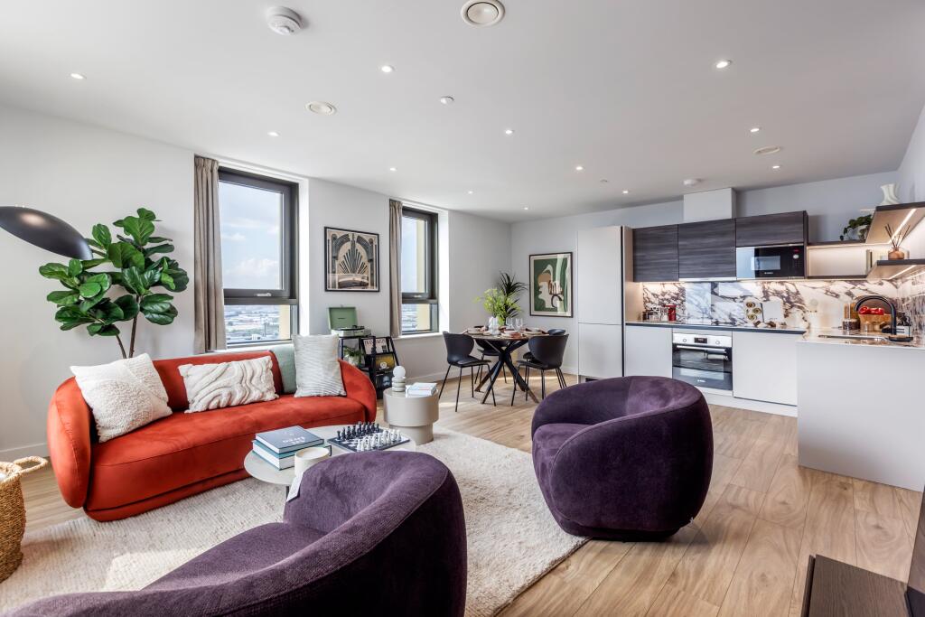 3 bed 1st Floor Flat for rent in Acton. From Right Now Residential