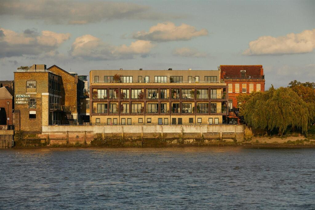 1 bed Apartment for rent in Hammersmith. From RiverHomes - West London 1 bed Apartment for rent in Hammersmith. From RiverHomes - West London
