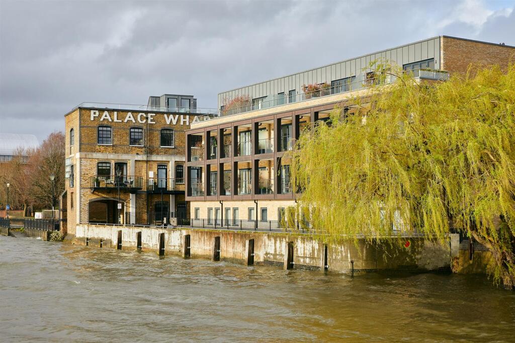 2 bed Apartment for rent in Hammersmith. From RiverHomes - West London