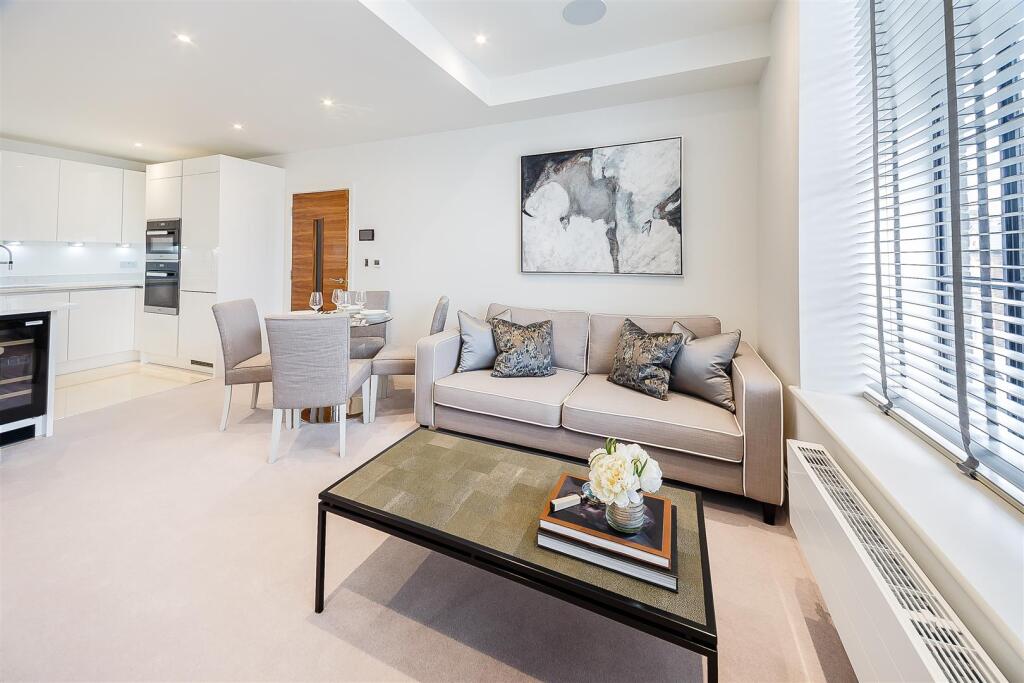 2 bed Apartment for rent in Hammersmith. From RiverHomes - West London 2 bed Apartment for rent in Hammersmith. From RiverHomes - West London