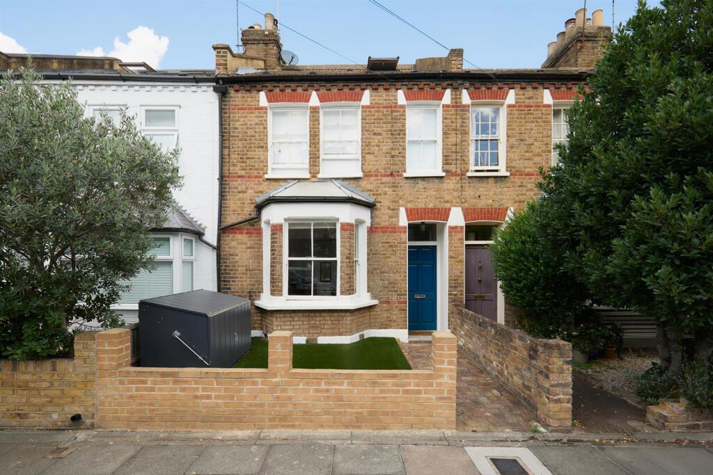 4 bed Mid Terraced House for rent in Chiswick. From RiverHomes - West London 4 bed Mid Terraced House for rent in Chiswick. From RiverHomes - West London