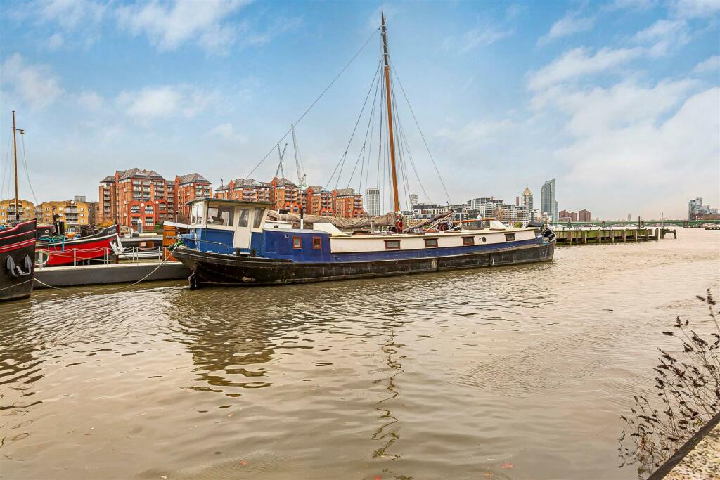2 bed House Boat for rent in Battersea. From River Homes - South West London Office