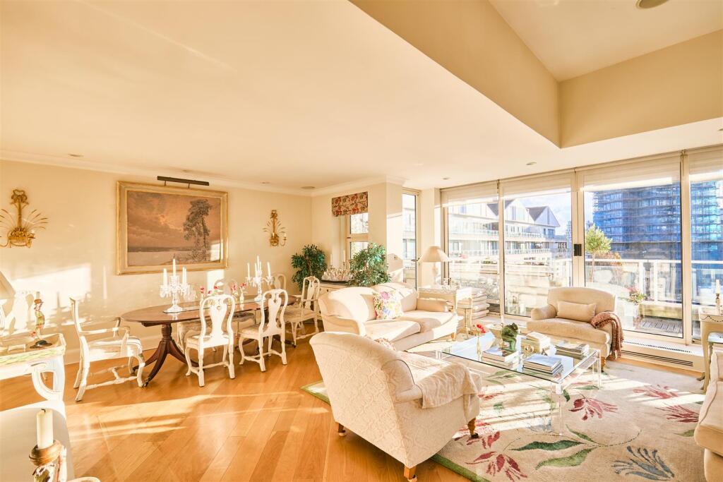 3 bed Penthouse for rent in Chelsea. From RiverHomes - South West London 3 bed Penthouse for rent in Chelsea. From RiverHomes - South West London