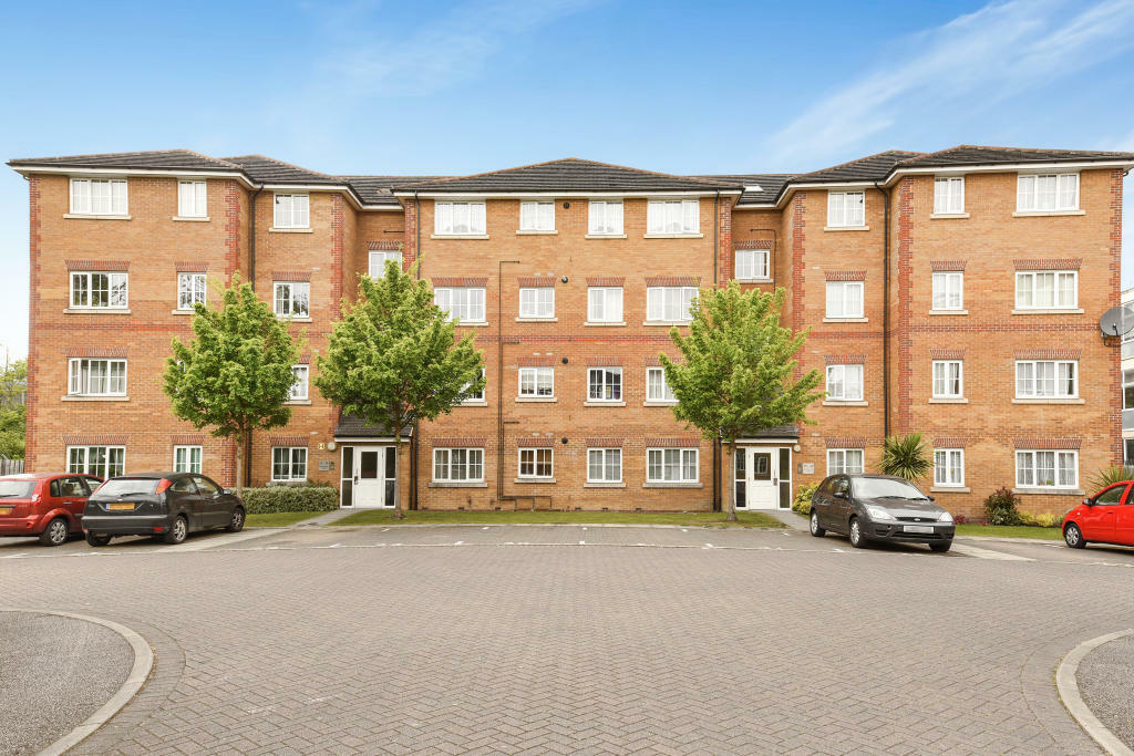 2 bed Apartment for rent in Pinner. From Robert Cooper and Co