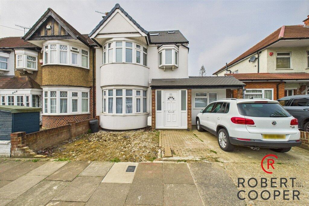 3 bed Apartment for rent in Ruislip. From Robert Cooper and Co