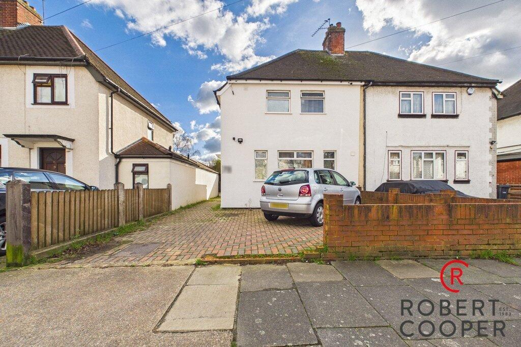 4 bed Semi Detached for rent in Wembley. From Robert Cooper and Co 4 bed Semi Detached for rent in Wembley. From Robert Cooper and Co