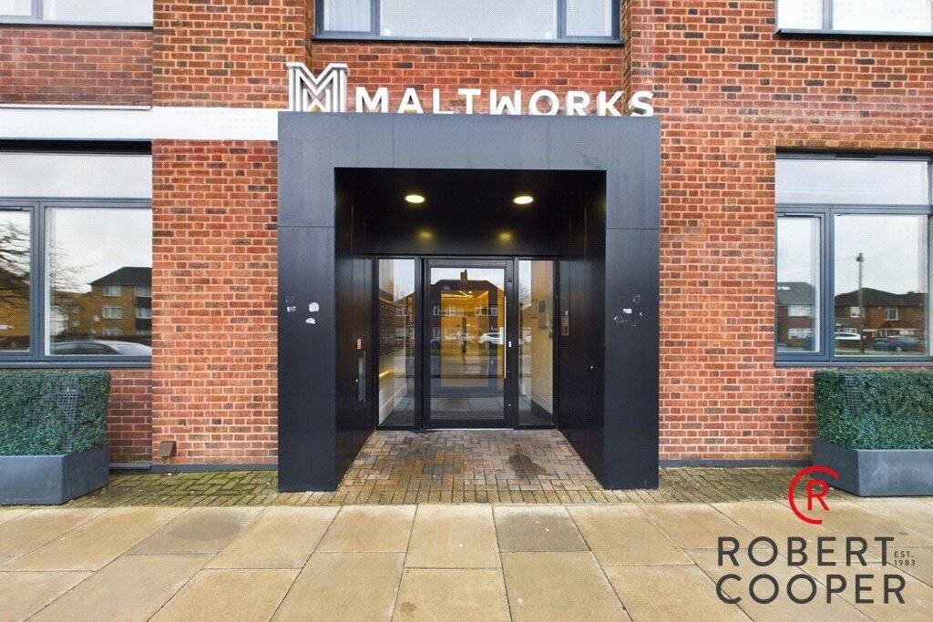 1 bed Apartment for rent in Ruislip. From Robert Cooper and Co