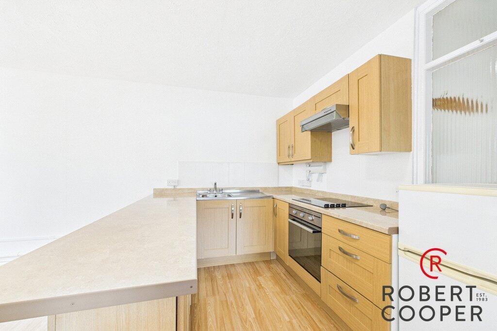 2 bed Apartment for rent in Ruislip. From Robert Cooper and Co