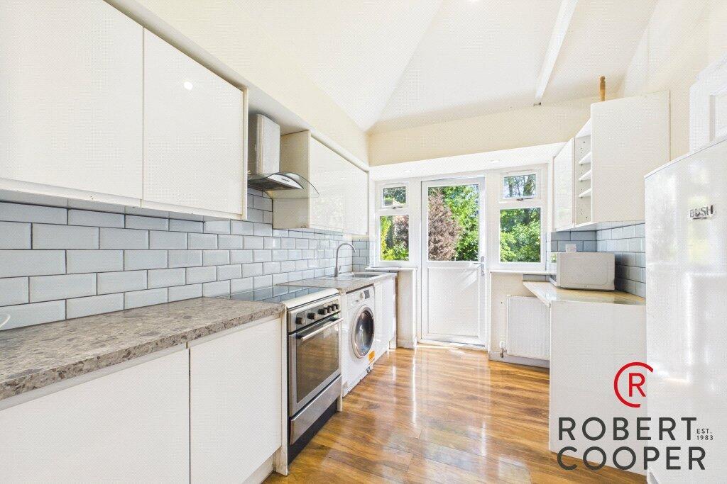 3 bed Annexe for rent in Ruislip. From Robert Cooper and Co