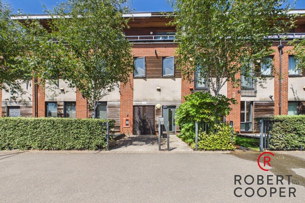 2 bed Apartment for rent in Ruislip. From Robert Cooper and Co