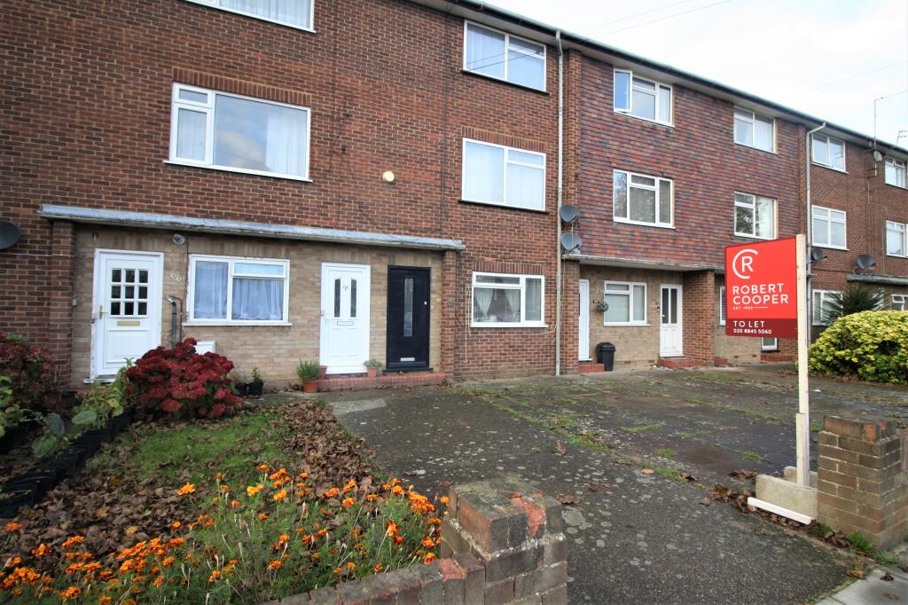 2 bed Apartment for rent in Ruislip. From Robert Cooper and Co