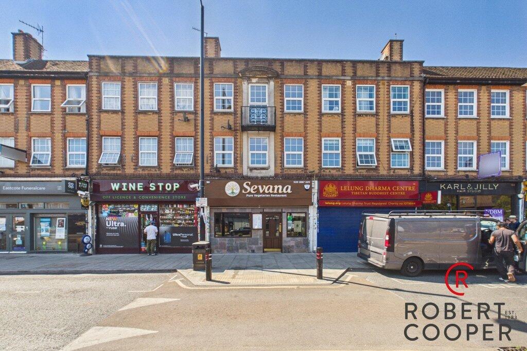3 bed Apartment for rent in Pinner. From Robert Cooper and Co
