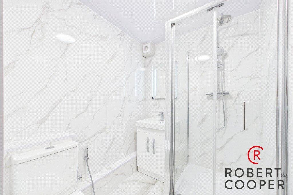 2 bed Apartment for rent in Northolt. From Robert Cooper and Co 2 bed Apartment for rent in Northolt. From Robert Cooper and Co
