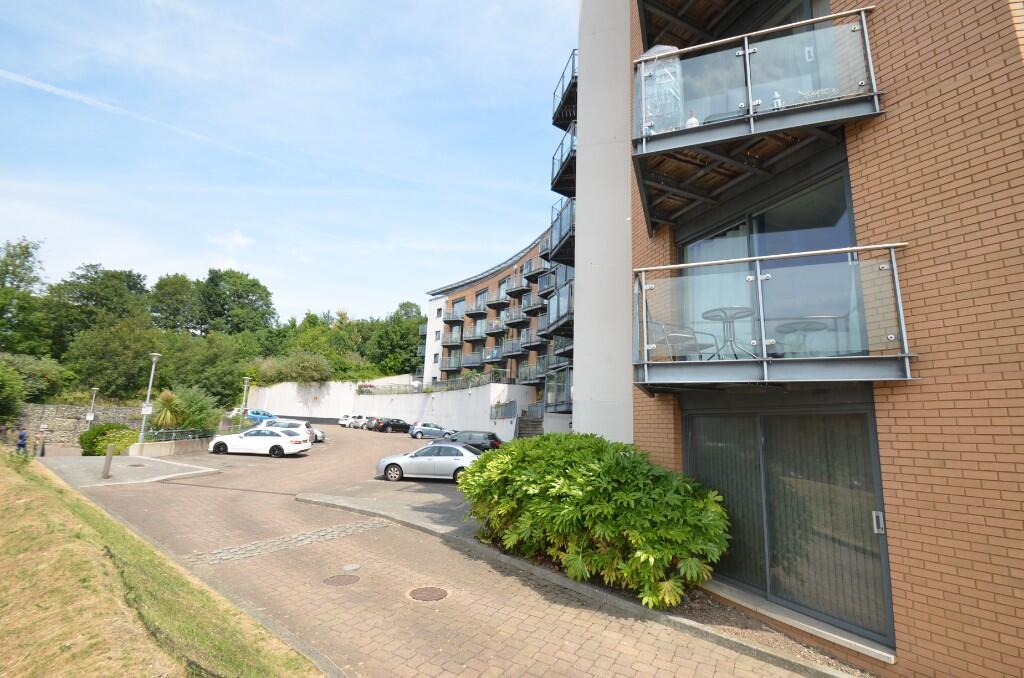 2 bed Apartment for rent in Chatham. From County Lettings Ltd - Rochester