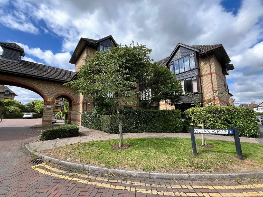 2 bed Apartment for rent in Ware. From County Lettings Ware Ltd - Ware