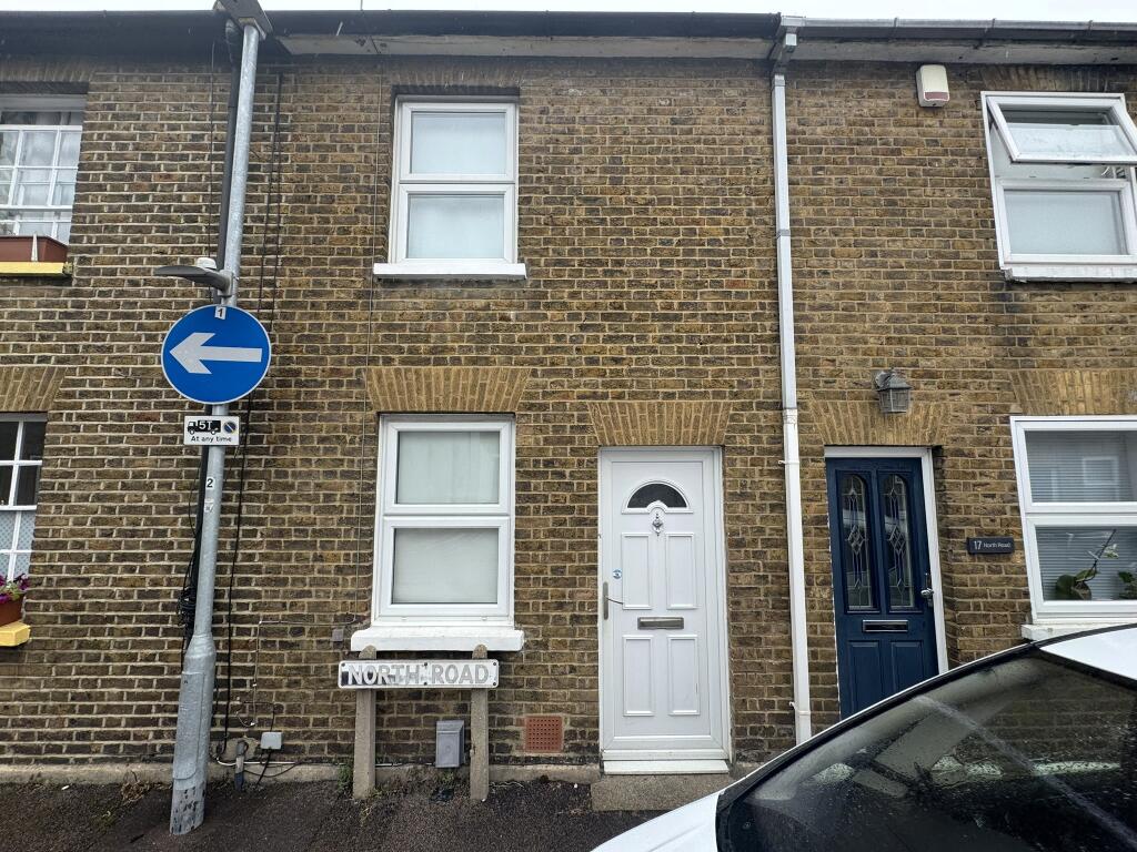 2 bed Mid Terraced House for rent in Hoddesdon. From County Lettings Ware Ltd - Ware