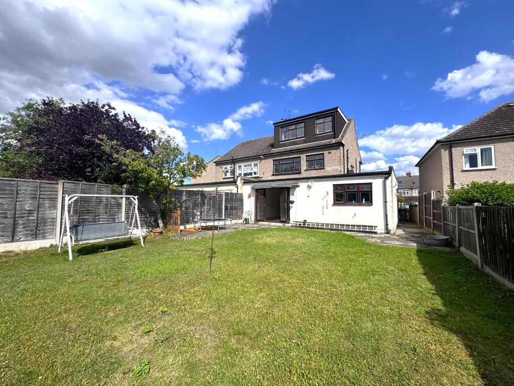 4 bed Semi Detached for rent in Ware. From County Lettings Ware Ltd - Ware