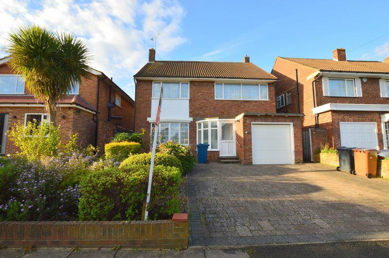 4 bed Detached House for rent in Pinner. From Robertson Phillips