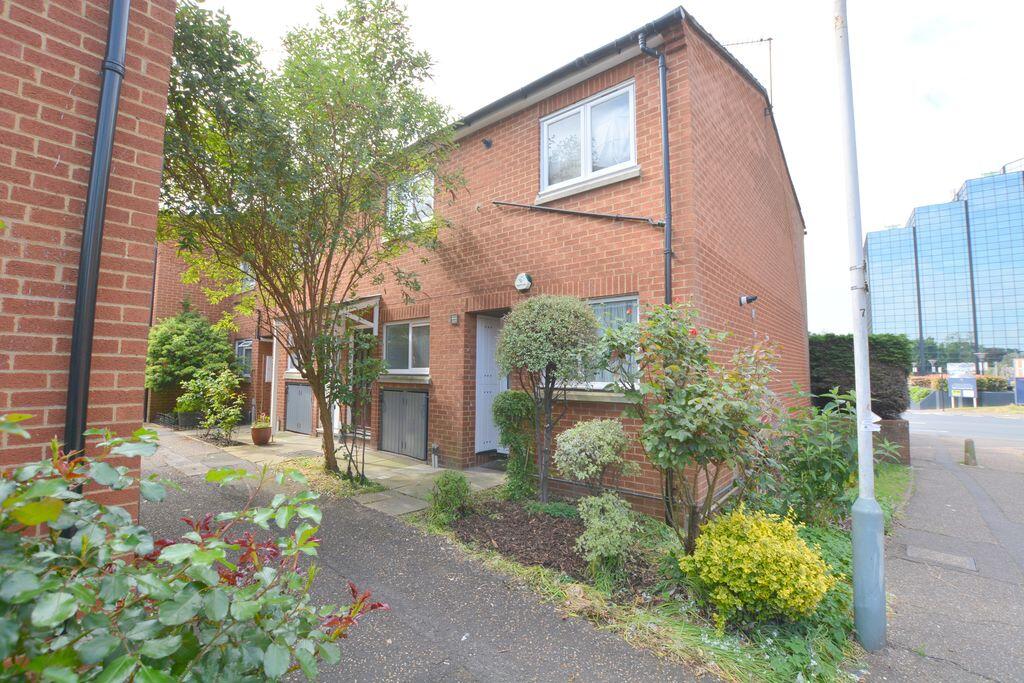 1 bed Annexe for rent in Uxbridge. From Robertson Phillips - Hatch End