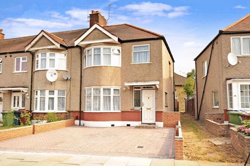 3 bed End of Terrace for rent in Harrow. From Robertson Phillips - Hatch End