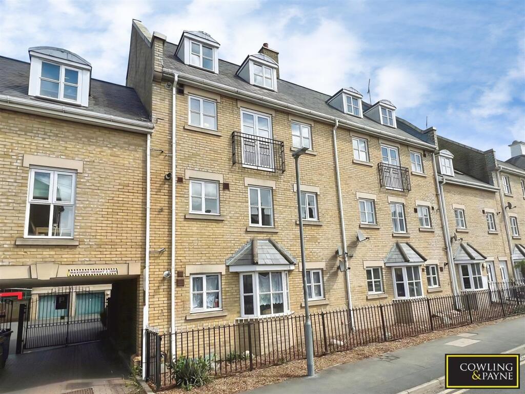 2 bed Apartment for rent in Sandon. From Cowling & Payne - Wickford