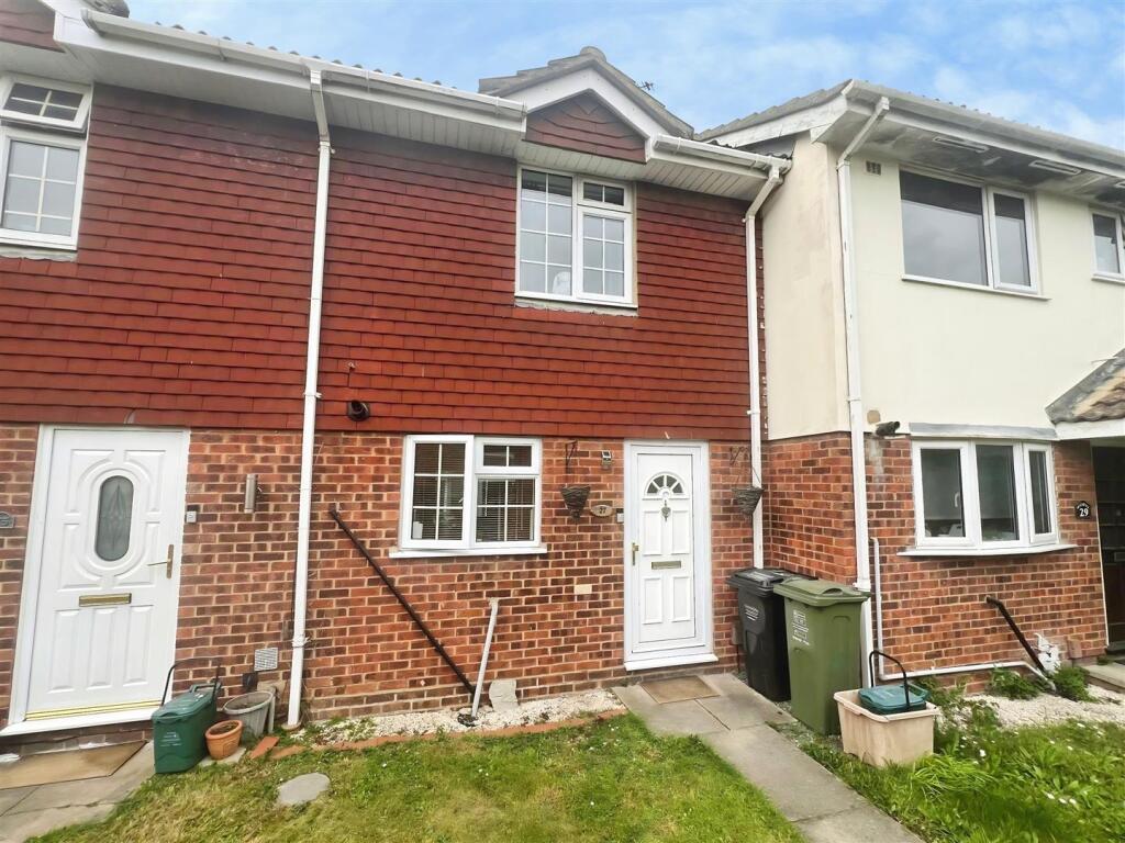 2 bed Mid Terraced House for rent in Rawreth. From Cowling & Payne - Wickford 2 bed Mid Terraced House for rent in Rawreth. From Cowling & Payne - Wickford