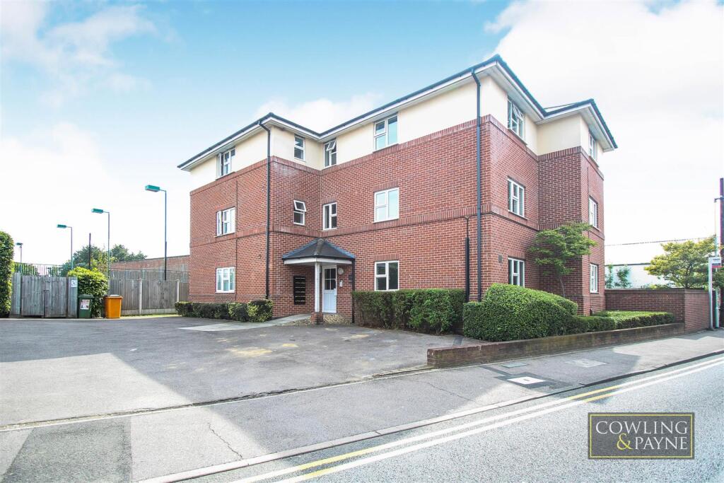 2 bed Apartment for rent in Runwell. From Cowling & Payne - Wickford