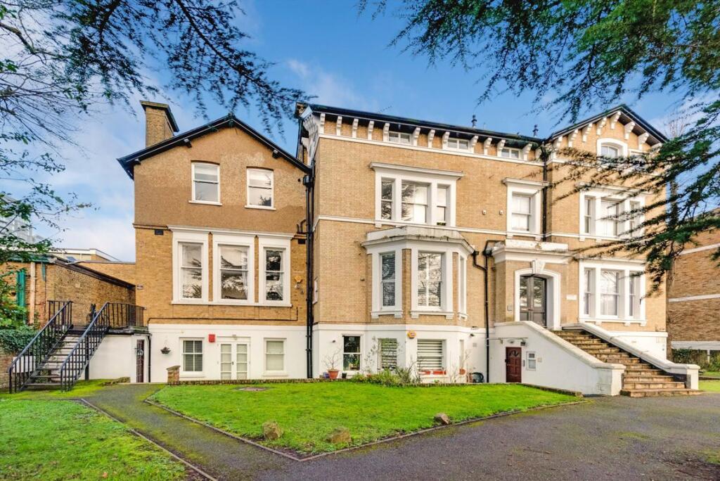 2 bed 1st Floor Flat for rent in Acton. From Robertson Smith & Kempson - Ealing