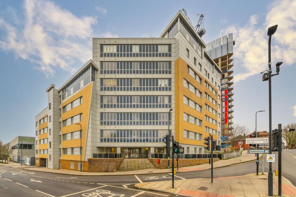 2 bed 1st Floor Flat for rent in Greenford. From Robertson Smith & Kempson - Ealing 2 bed 1st Floor Flat for rent in Greenford. From Robertson Smith & Kempson - Ealing