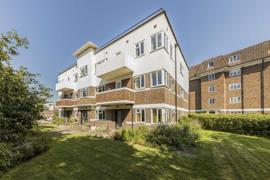 3 bed 1st Floor Flat for rent in Greenford. From Robertson Smith & Kempson - Ealing