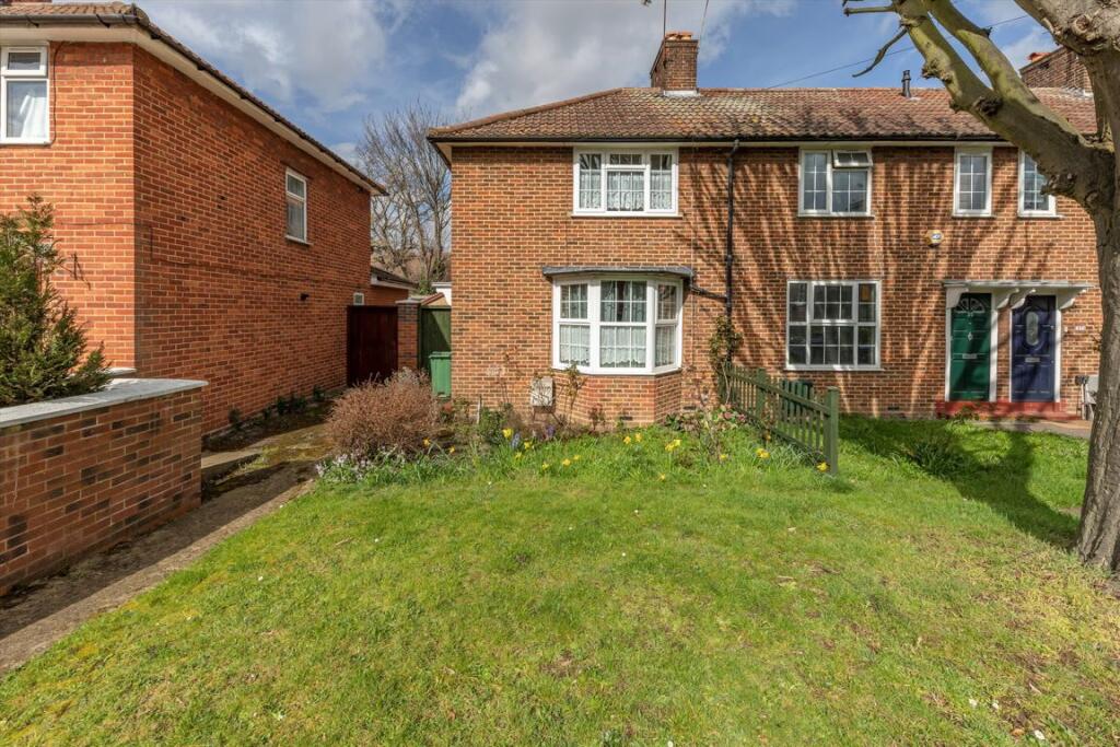 2 bed Mid Terraced House for rent in Greenford. From Robertson Smith & Kempson - Ealing