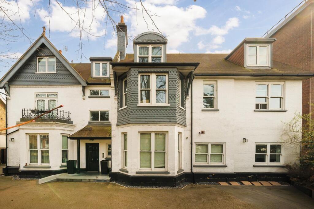 2 bed 1st Floor Flat for rent in Acton. From Robertson Smith & Kempson - Ealing