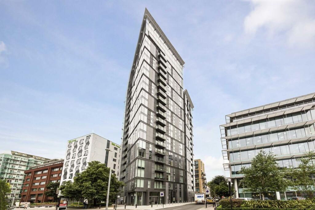 2 bed 1st Floor Flat for rent in Hounslow. From Robertson Smith & Kempson - Ealing