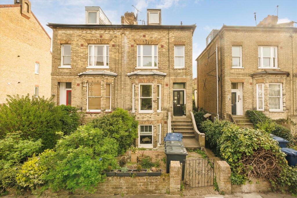 2 bed 1st Floor Flat for rent in Acton. From Robertson Smith & Kempson - Ealing